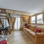 Apartamento Chesa Champagna - *